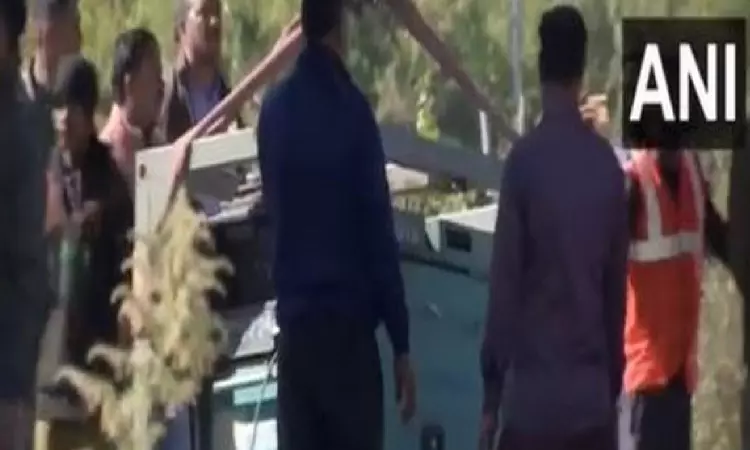 Uttarkashi: Heavy drilling machines brought to speed up rescue op of 40 trapped workers