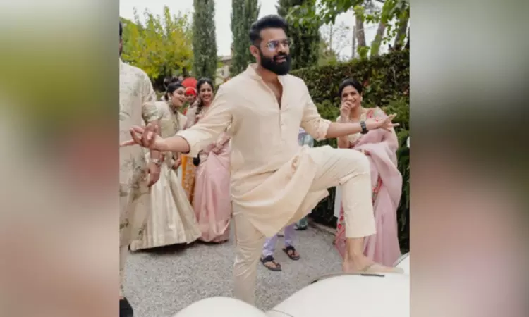 Sai Dharam Tej pulls cousin Varun Tej’s leg, chides him for marrying before him