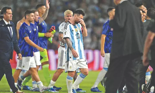 Uruguay sinks Argentina 2-0; ends 14-match unbeaten streak Uruguay sinks Argentina 2-0; ends 14-match unbeaten streak