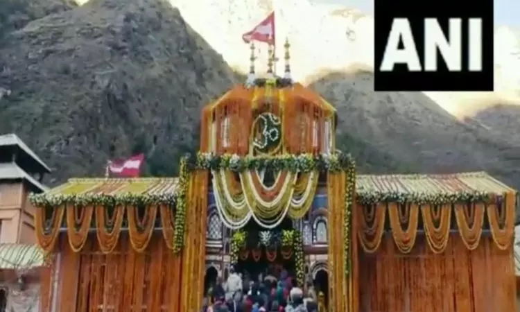 Badrinath Dham decked up with 15 quintals of marigold before portals close for winter today