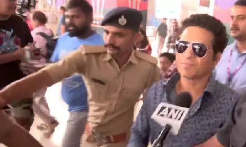 Batting maestro Sachin Tendulkar arrives in Ahmedabad for WC final