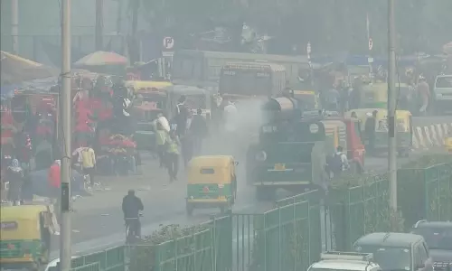 At AQI of 310, Delhi air quality continues to remain in very poor category