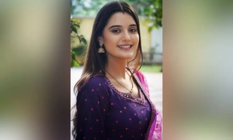 Ayushi Khurana reflects about her characters take on marriage in Aangan Ayushi Khurana reflects about her characters take on marriage in Aangan