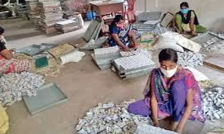 Matchbox makers welcome Union Min’s assurance to ban import of cigar lighter Matchbox makers welcome Union Min’s assurance to ban import of cigar lighter