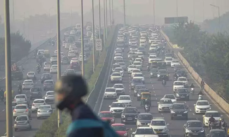 Delhi’s air quality continues to be in ‘very poor’ category