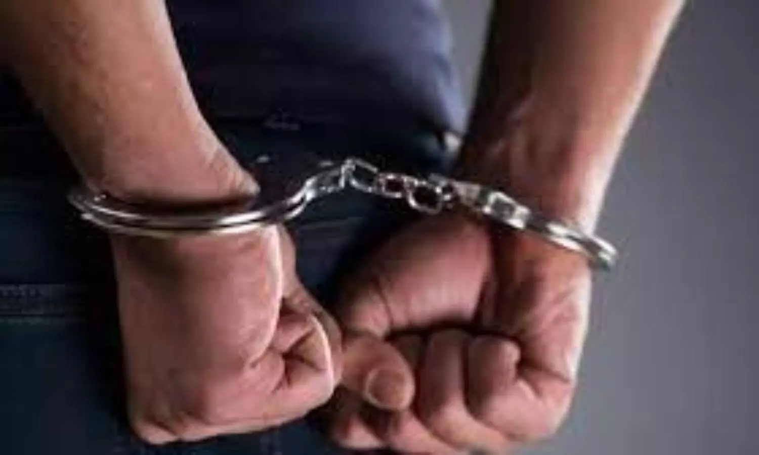 Three arrested with Rs 2.01 cr cash in auto rickshaw