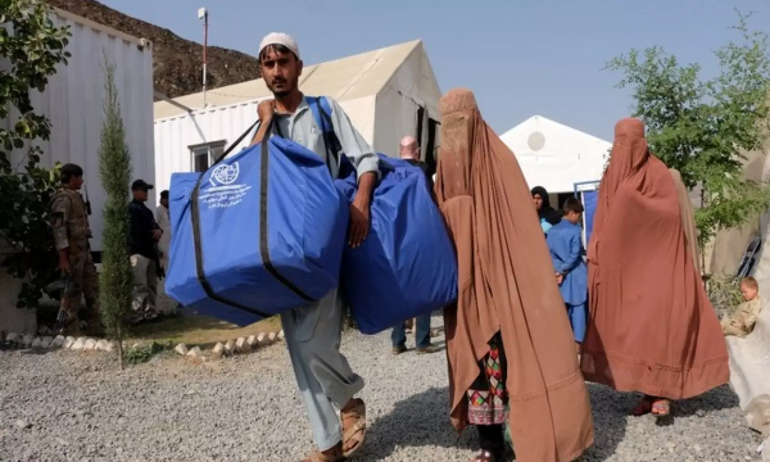 Afghanistan: Over 1900 Afghan migrants return from Iran