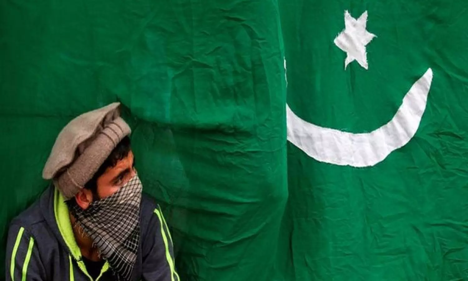 Violence erupts at Pakistan Tehreek-e-Insaf convention, workers clash with police