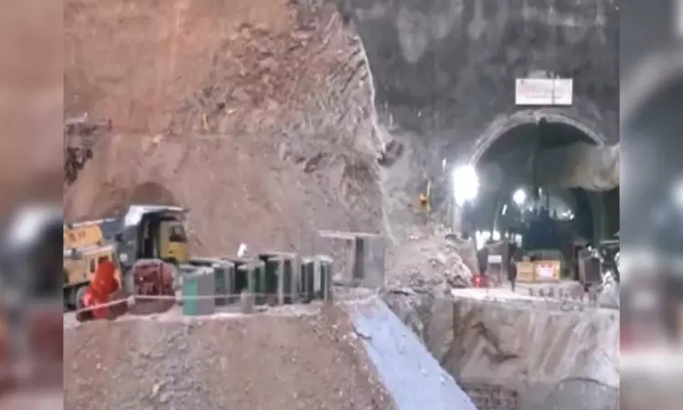 Manual drilling to reach workers will start once Auger removed from pipeline