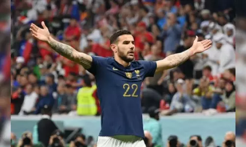 Theos penalty seals Milans victory over Fiorentina