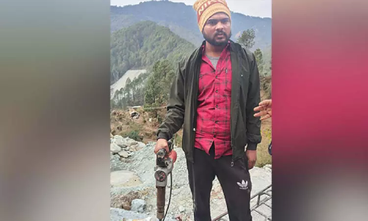 Tunnel rescue: Manual digging specialist details operation to remove debris