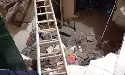 Four of family hurt in Mumbai house crash, 11 rescued