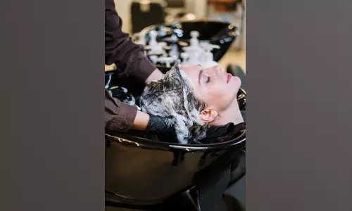 Hair care product chemicals can remain in surprising concentrations in air