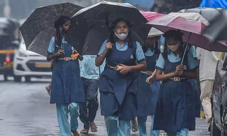 Parents upset over Chengalpattu administration for not announcing rain holiday