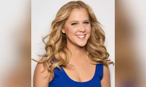 Amy Schumer to star in and produce comedy Kinda Pregnant