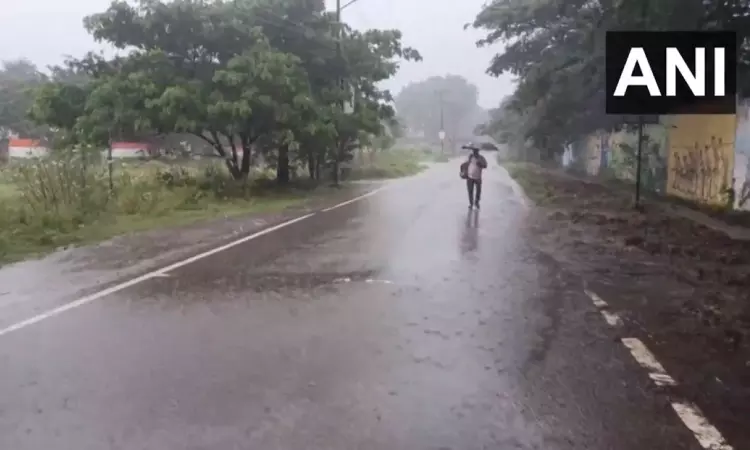 Heavy rain lashes parts of Tiruvallur, Chengalpattu districts in Tamil Nadu