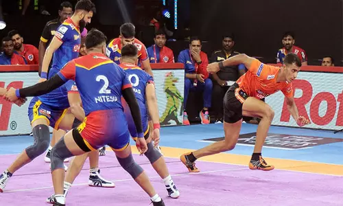 Pro Kabaddi League: U Mumba beat powerhouses UP Yoddhas 34-31