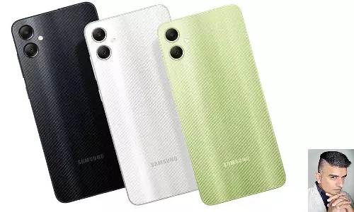 Pocket-friendly smartphone with oomph