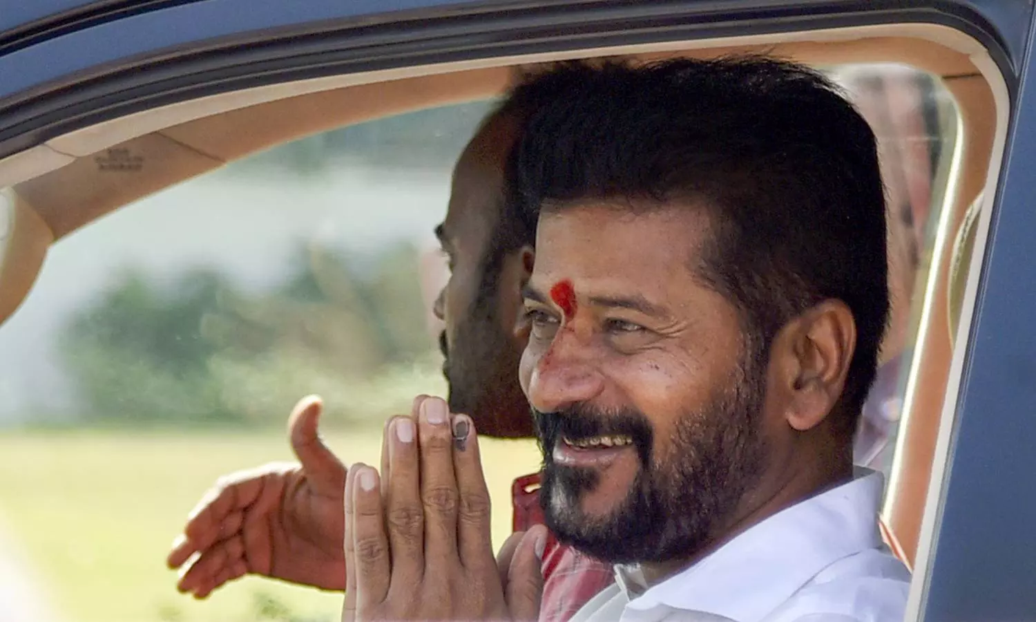KCR surrendered irrigation projects to Centre: Revanth Reddy KCR surrendered irrigation projects to Centre: Revanth Reddy