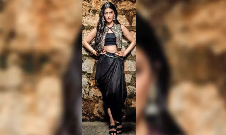 Shruti lends voice to title track of Yash’s Toxic