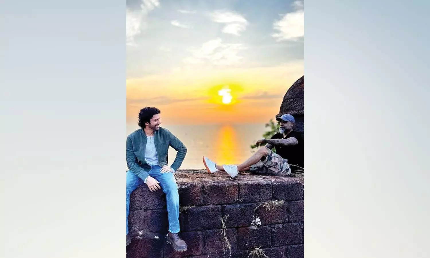 Farhan Akhtar visits location of Dil Chahta Hai after 23 years