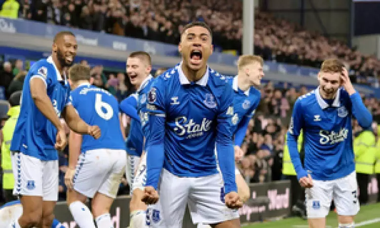 Premier League: Everton see off Chelsea for third win in a row