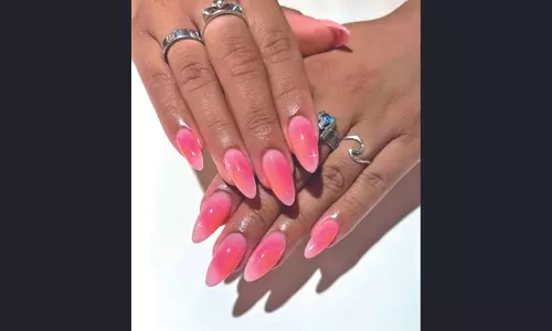 Christmas inspired nail trends