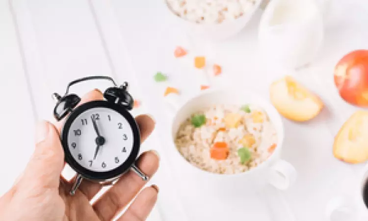 Eating meals early may lower cardiovascular risk: Study