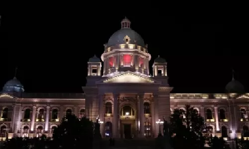 Serbia holds extraordinary parliamentary election