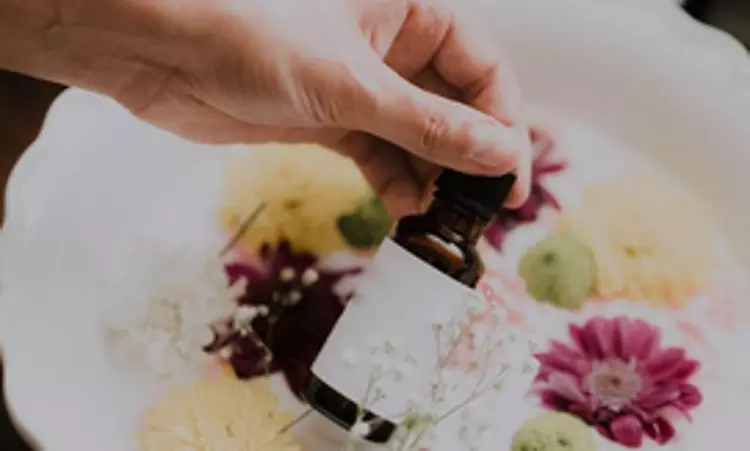 The nourishing powers of glycerin and honey for dry skin