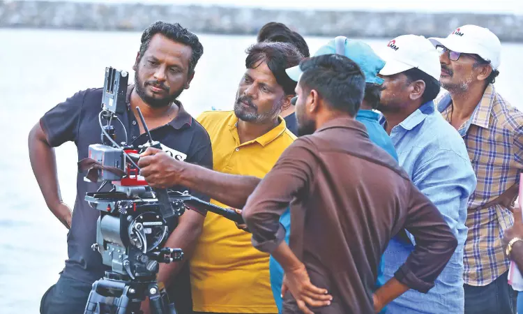 Boat was shot in challenging conditions on sea: Chimbudevan Boat was shot in challenging conditions on sea: Chimbudevan