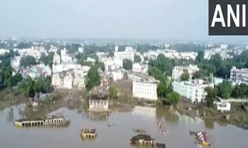 Buildings go under water in Tirunelveli as river in spate after heavy rains