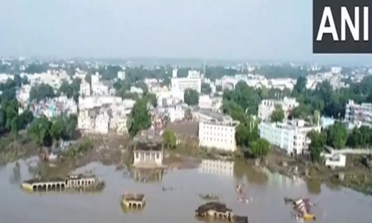 Buildings go under water in Tirunelveli as river in spate after heavy rains