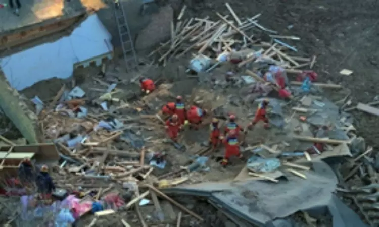 China earthquake toll rises to 131, nearly 1,000 injured China earthquake toll rises to 131, nearly 1,000 injured