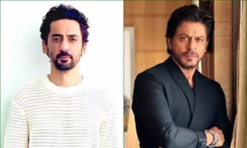 When SRK arranged a knee pad from his vanity for co-actor Anil Grover