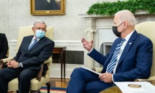 Mexican, US presidents discuss economy, immigration by phone