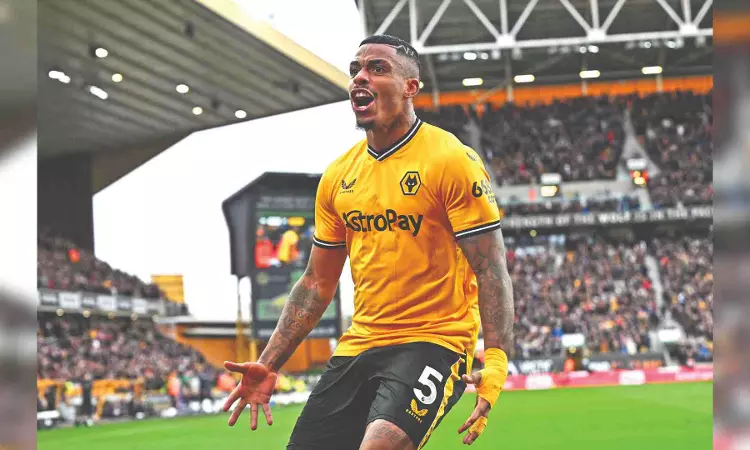 Wolves defeat wasteful Chelsea 2-1 on Christmas eve