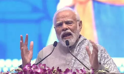 Sikh gurus taught Indians to live for their lands glory: Modi