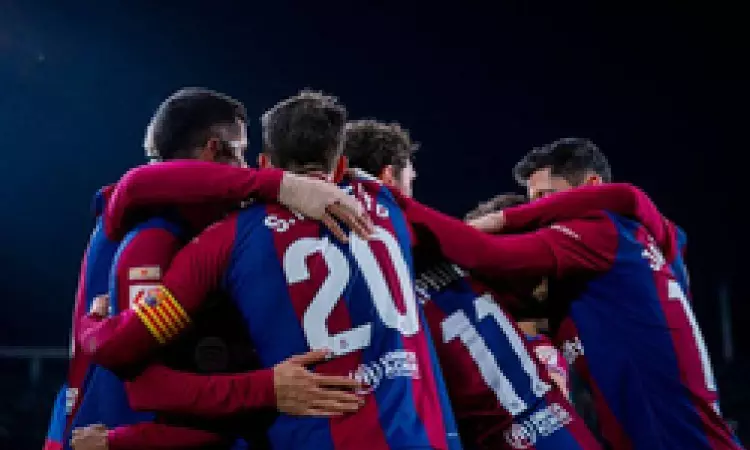 Barcelona to register goalkeeper García after league confirms long-term injury to Ter Stegen