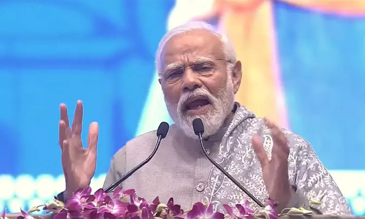 Sikh gurus taught Indians to live for their lands glory: Modi