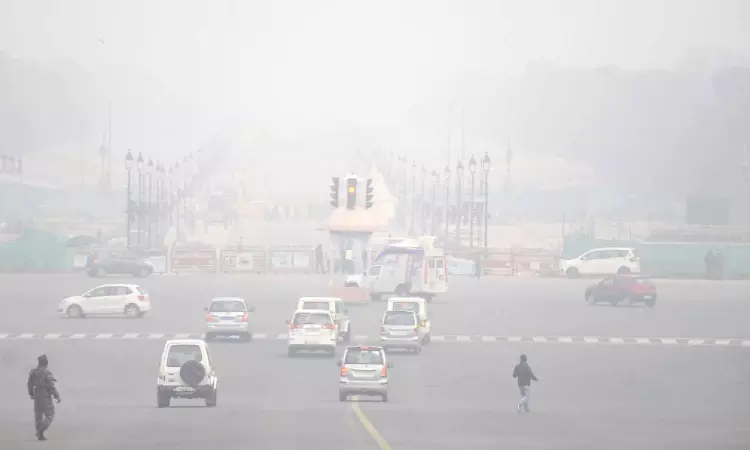 Flight, train operations hit as dense fog blankets Delhi, AQI remains severe Flight, train operations hit as dense fog blankets Delhi, AQI remains severe