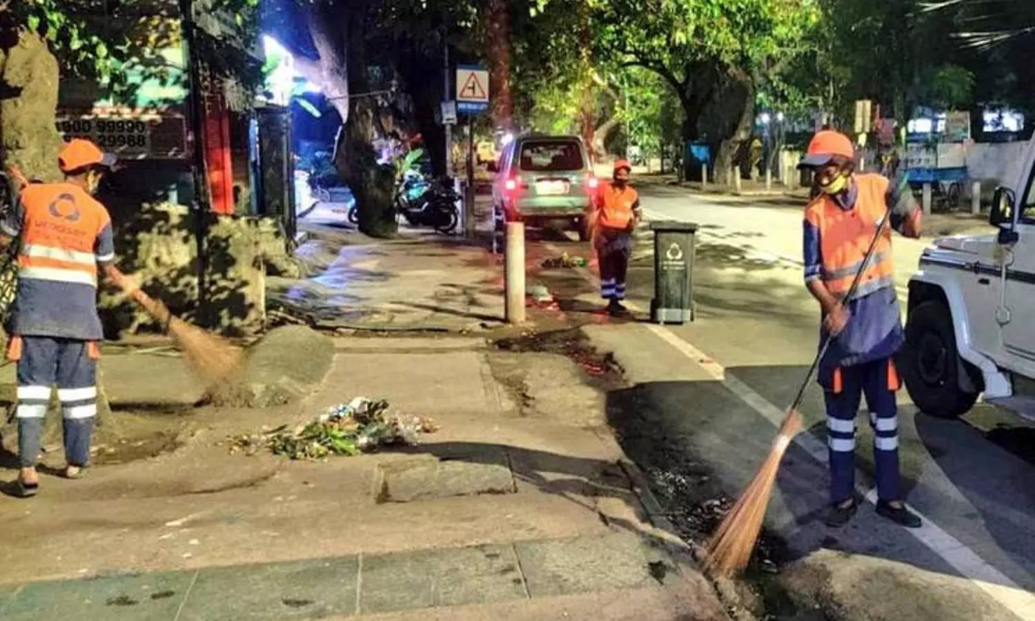 Cleanliness workers relieved of their phones in ECR