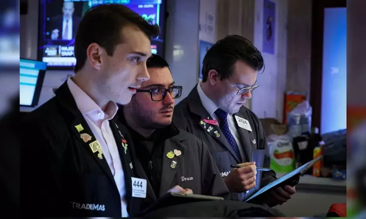 Wall St ekes out modest gains as S&P 500 hovers near all-time closing high Wall St ekes out modest gains as S&P 500 hovers near all-time closing high