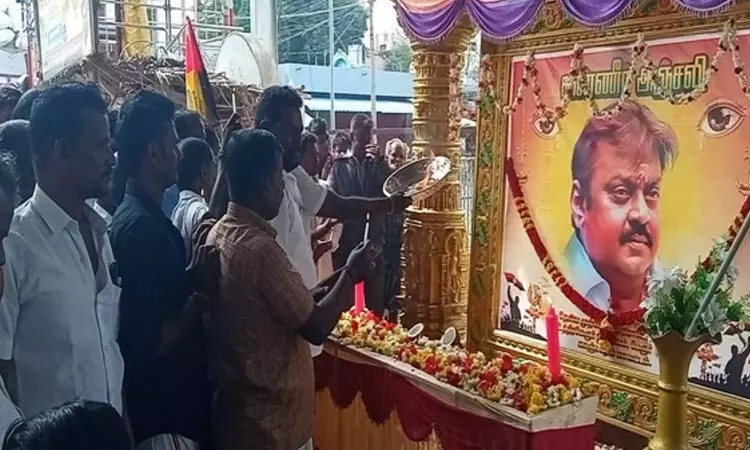 DMDK cadres take out a silent procession in Kancheepuram
