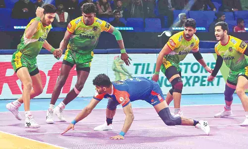 Manjeet shines as Patna Pirates defeat Haryana Steelers