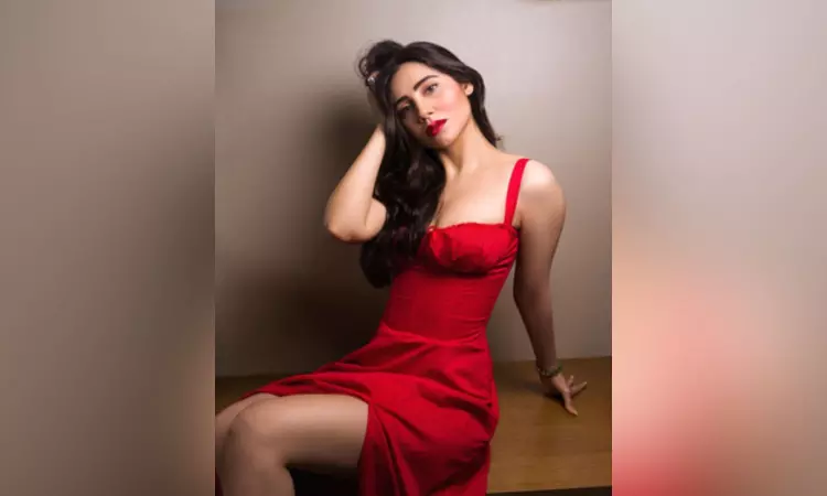 Zahrah Khan aspires to follow mother Salma Agha’s successful footsteps