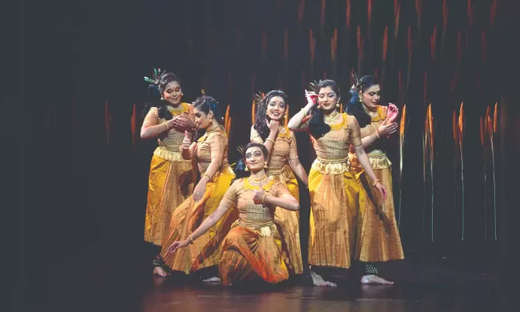 An artistic fusion of Indian and Balinese textiles