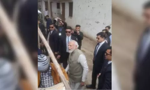 Modi visits ‘Labharthi’ in Ayodhya Modi visits ‘Labharthi’ in Ayodhya