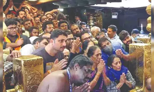 Sabarimala opens for Makaravilakku