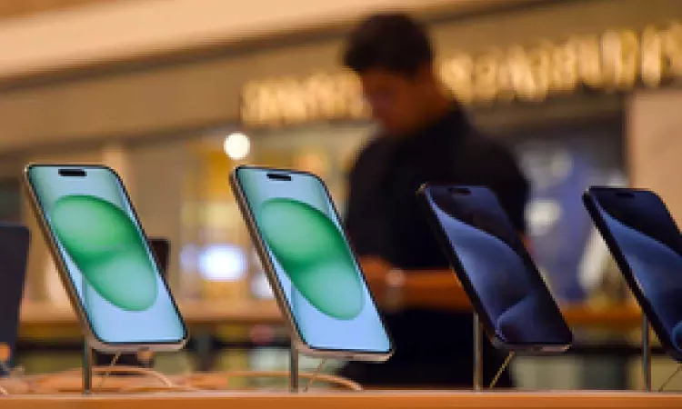 Mobile phone exports at Rs 75,000 cr till Nov, on way to cross Rs 1,2L cr in FY24 Mobile phone exports at Rs 75,000 cr till Nov, on way to cross Rs 1,2L cr in FY24